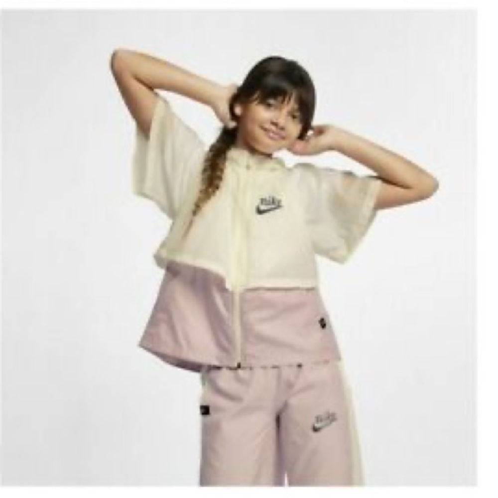 Nike Girls Translucent Ivory/Plum Pastel Windbreaker, L